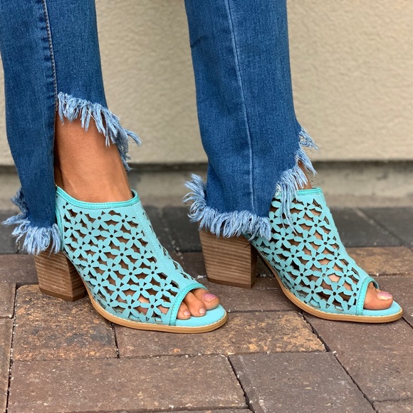 Turquoise Leather Laser Cut Flower Peep Toe Sandal - Picture 6 of 8